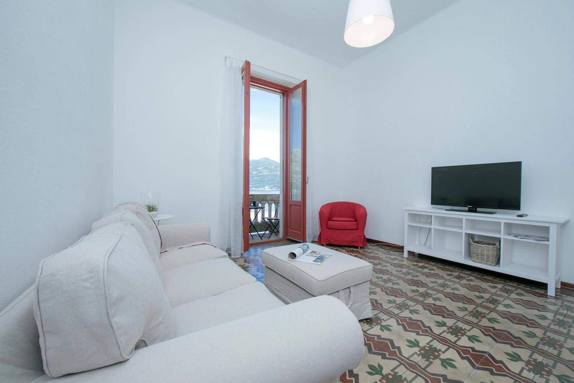 Residenza Oleandro Lake View Luino Center - Happy Rentals 외부 사진