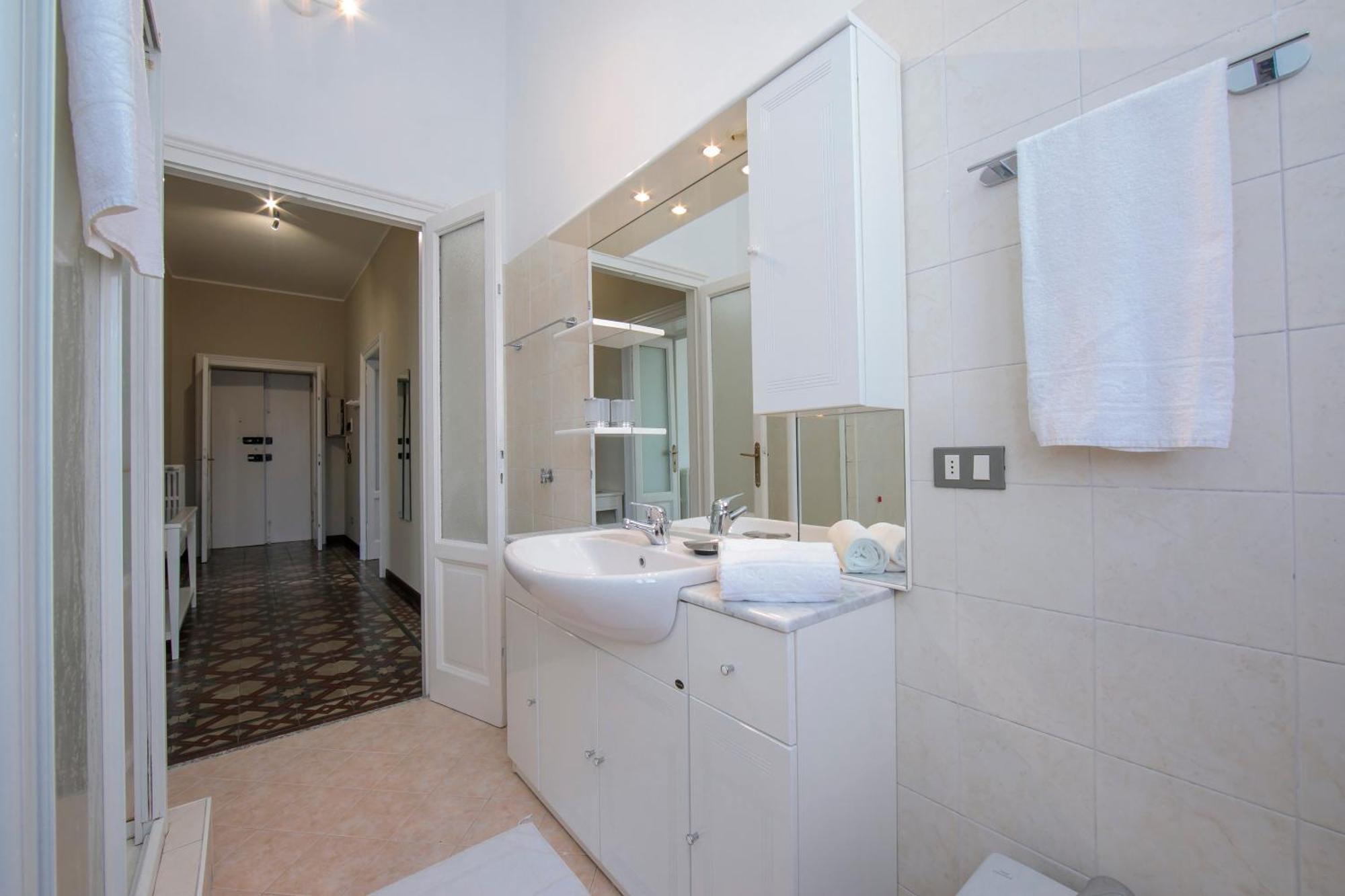 Residenza Oleandro Lake View Luino Center - Happy Rentals 외부 사진